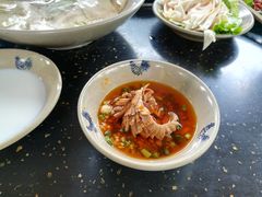 -茅草房·河畔园林火锅