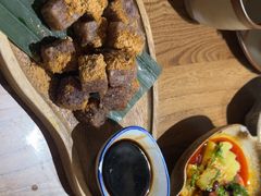 -野山舂·贵州现舂酸汤火锅(鸿通城店)