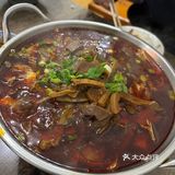 路边牛杂店真的就叫路边牛杂店诶……也太可爱了叭