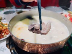 -洪氏嗨捞·广东猪肚鸡·椰子鸡火锅(西咸万象城店)