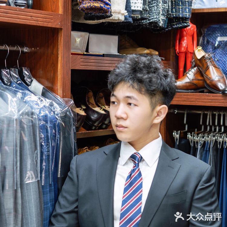 专业西服定制👉香港威德诚洋服
