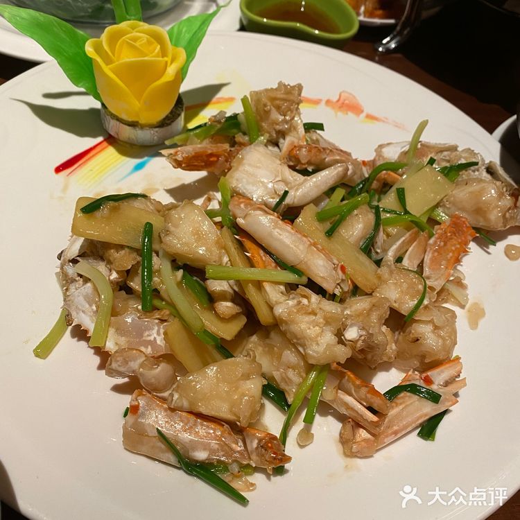 味道中规中矩，单点一个炒花蟹，两支酒，价格清新脱俗