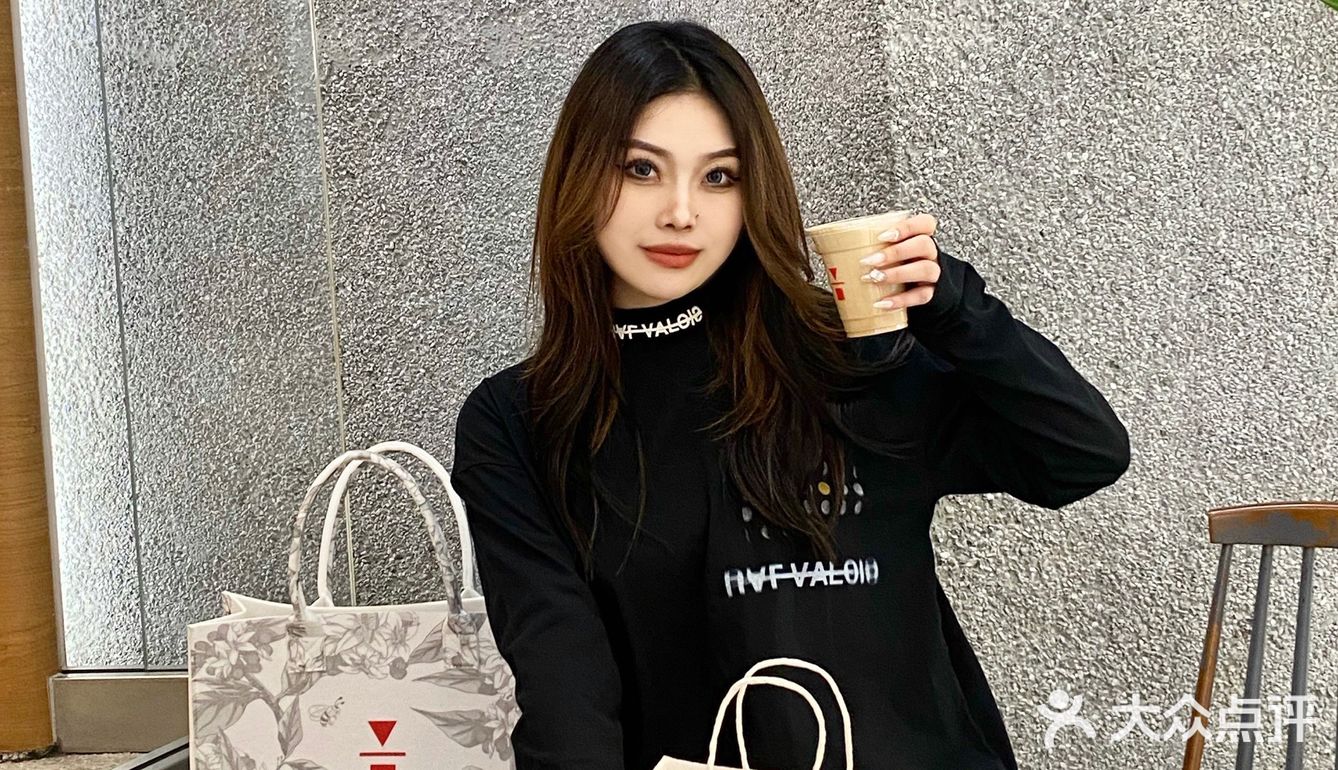 春天就应该来一杯清香的花蜜拿铁☕️ 