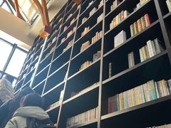 -钟书阁(松江泰晤士小镇店)