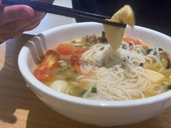 -蒙自源米线大王(花园城商场店)