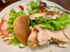 牛油果鸡肉贝果-VESH COFFEE(定西路店)