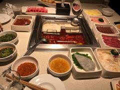 -海底捞火锅鲜切牛肉主题店(长寿路店)