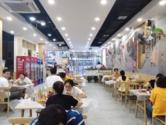 大堂-江城燕子大排档(江汉路步行街店)