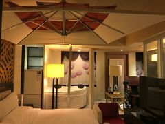 -喜鹊愉家酒店(郑州曼哈顿博览中心地铁站店)