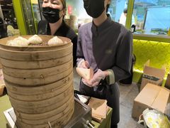-瑞虹新天地月亮湾