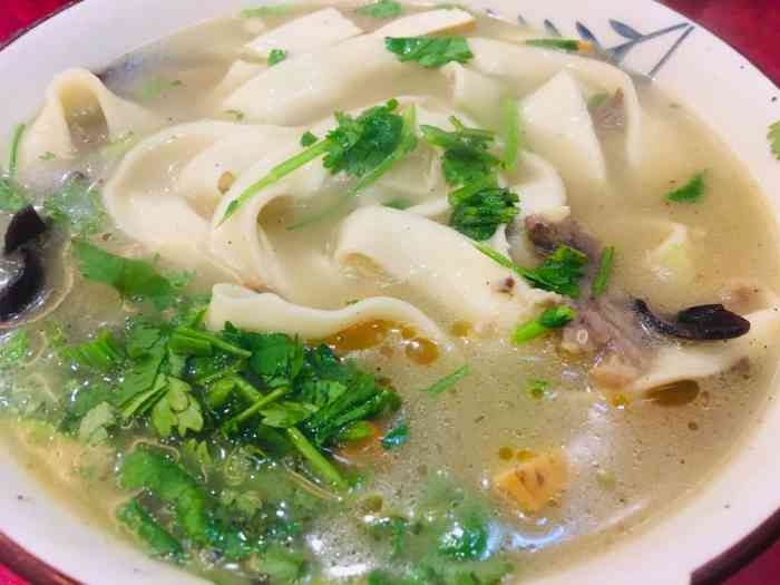 于记炝锅 羊肉烩面-"那晚,心念念的醋溜绿豆芽终于吃到嘴里,一.