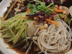 -万里闯关东铁锅炖菜馆(高新旗舰店)
