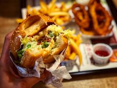 -The Habit Burger Grill 哈比特汉堡(复兴soho店)