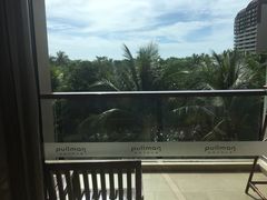 -三亚湾海居铂尔曼度假酒店