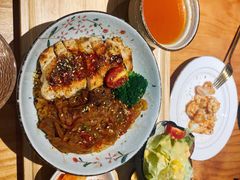 -POKEE VIA&Brunch·维娅(重庆来福士店)