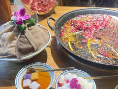 -卤校长重庆火锅(银泰城店)