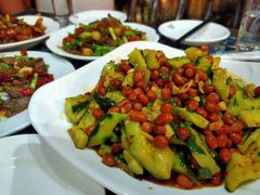 -临江餐馆二楼美食部落