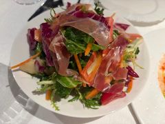 桃子芭乐火腿沙拉-LESCEDARS Brasserie Bistro香柏树