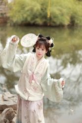 -一揽芳华汉服旗袍体验馆(拙政园店)