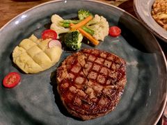 -SISTERS BAR RESTAURANT川意酒馆(嘉善老市H楼店)