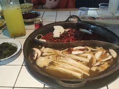 -瓜西西重庆火锅(花溪店)