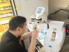 -优医视平价眼镜蔡司依视路折扣工厂店(十里堡店)