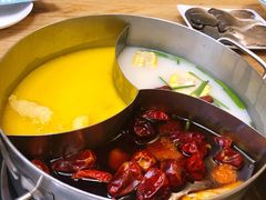 猪肚鸡香辣双味锅-青瓷火锅料理(西单大悦城店)
