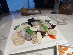 -荷塘秋月·本帮江浙菜(国权路店)