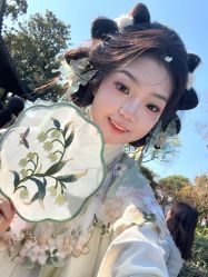 -一揽芳华汉服旗袍体验馆(拙政园店)