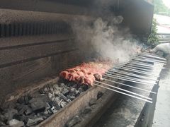 -烤肉小伙烤肉店