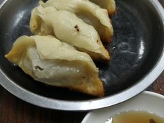 -黄阿姨锅贴大王(万航渡路店)