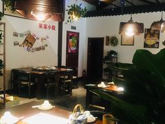大堂-东家小院金汤酸菜鱼(南阳路店)
