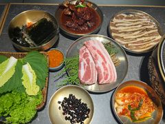 -草家酱蟹炭火烤肉店(珲春南路一店)