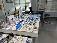 -视野联行眼镜•蔡司•依视路(温江店)