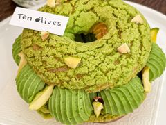 开心果树莓泡芙-Ten Olives甜点