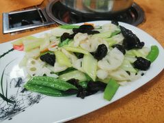 荷塘鱼色-榮煌餐馆