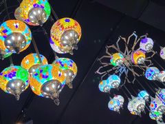 环境很好、灯好漂亮-欧提汗·新疆餐厅·清真(银都路店)