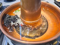 -洞庭洲·防空洞火锅·铜锅涮肉·烧烤(新百广场店)