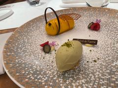 蜜蜂菠萝慕斯-Le Bistrot de Racine