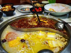 -沸炉重庆老火锅(军事博物馆店)