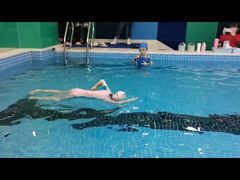 -Swim斯卫姆国际儿童游泳中心(红博中央公园店)