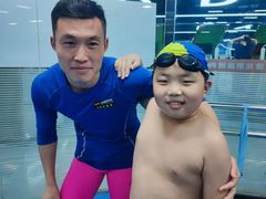 -宝德龙游泳健身
