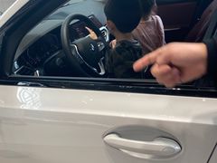 -北京宝诚宝马4S店