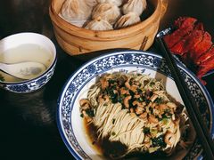 开洋葱油拌面-裕兴记•蟹黄面馆(人民广场店)