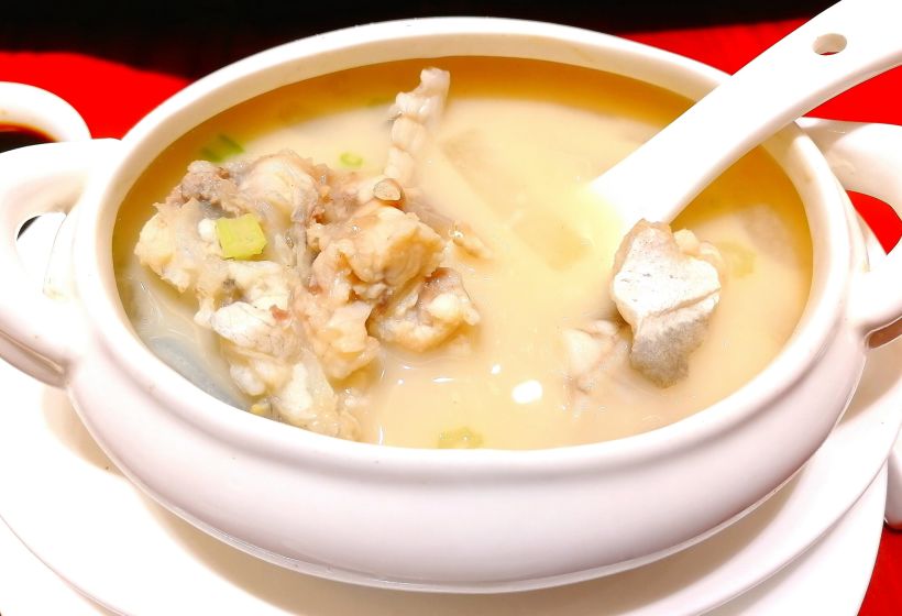 「河豚鱼汤」肯定不是这个名字,不过的确是这道菜.