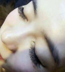 -吉吉靓甲美睫