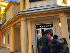 -COACH蔻驰(赛特奥特莱斯店)