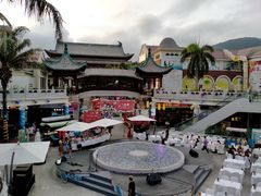 -亚龙湾亚泰商业街