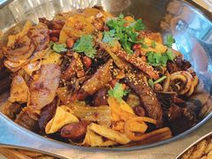 -愉肴麻辣香锅(中山路店)