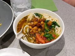 小锅米线-半山腰·云南菜(侨福芳草地店)